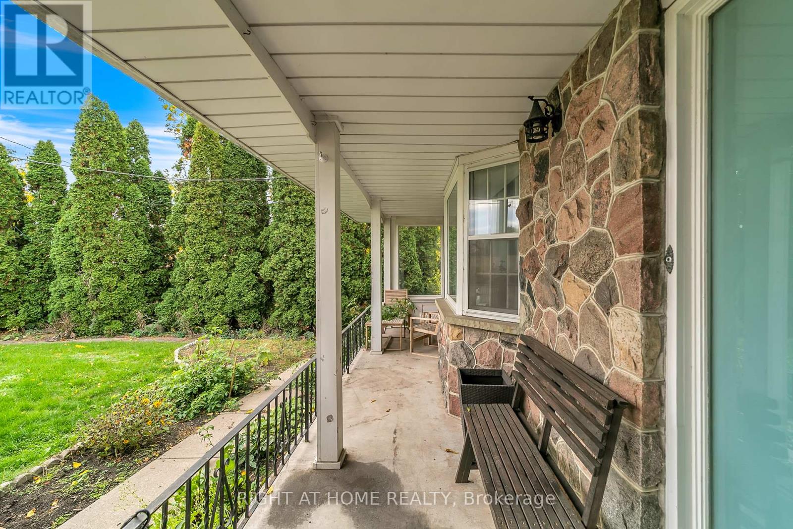 22 HAMILTON DRIVE - 5
