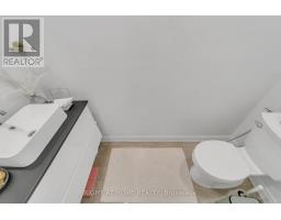 Laundry room - 22 Hamilton Drive, Newmarket, ON L3Y3E8 Photo 10