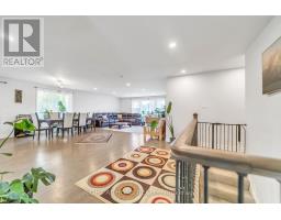 22 Hamilton Drive, Newmarket, ON L3Y3E8 Photo 11