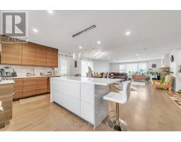 22 Hamilton Drive, Newmarket, ON L3Y3E8 Photo 18