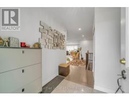 Family room - 22 Hamilton Drive, Newmarket, ON L3Y3E8 Photo 6
