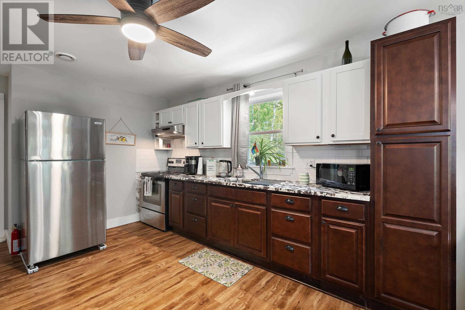 Property 22 of 41 of 421 Lake Drive