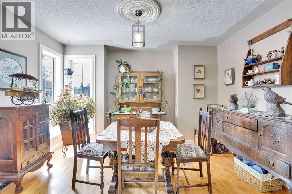 251 Lakeview Cove - Photo 5 of 50, Chestermere, Alberta