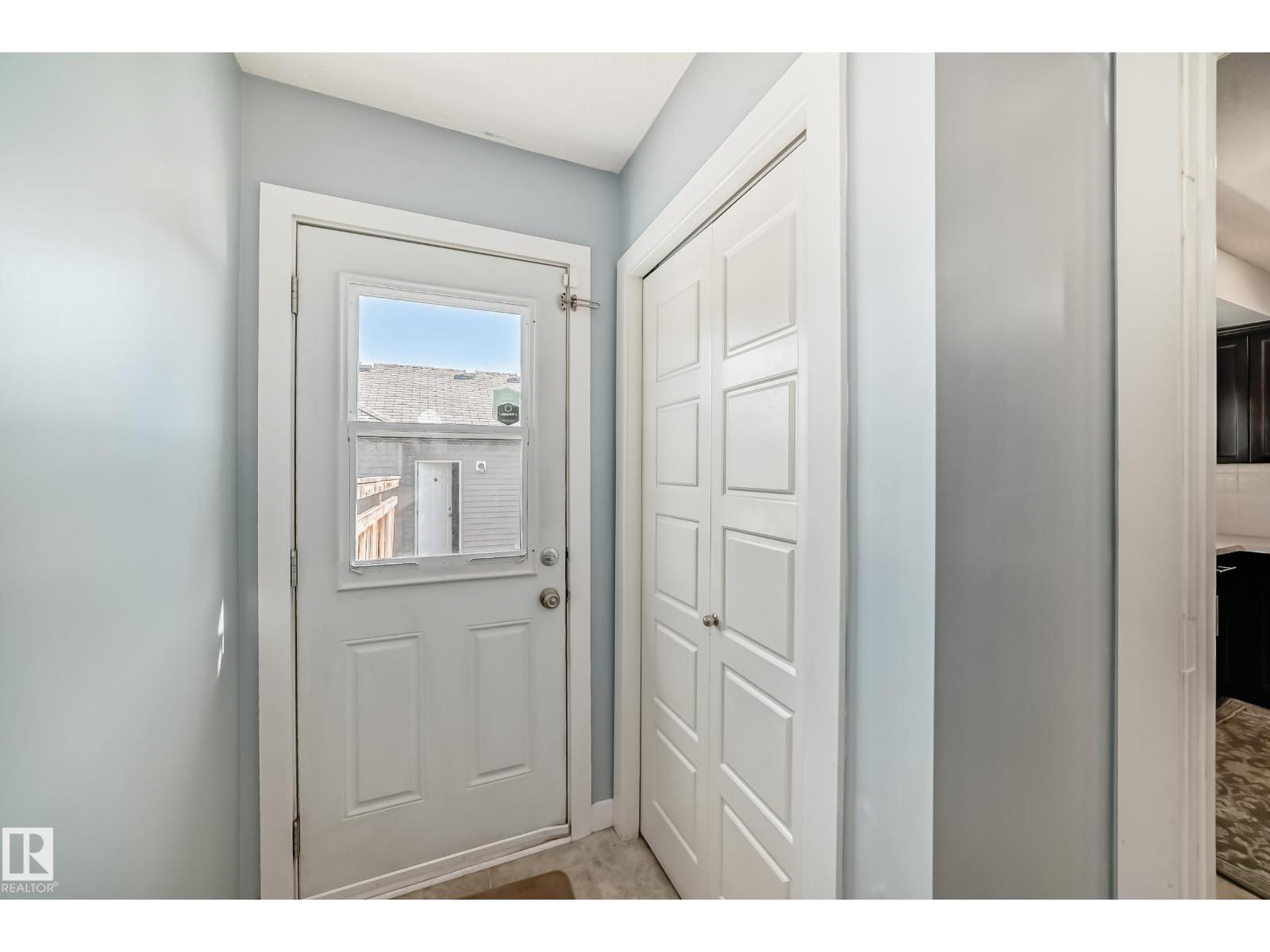 327 DESROCHERS BV SW - Photo 5 of 50, Edmonton, Alberta