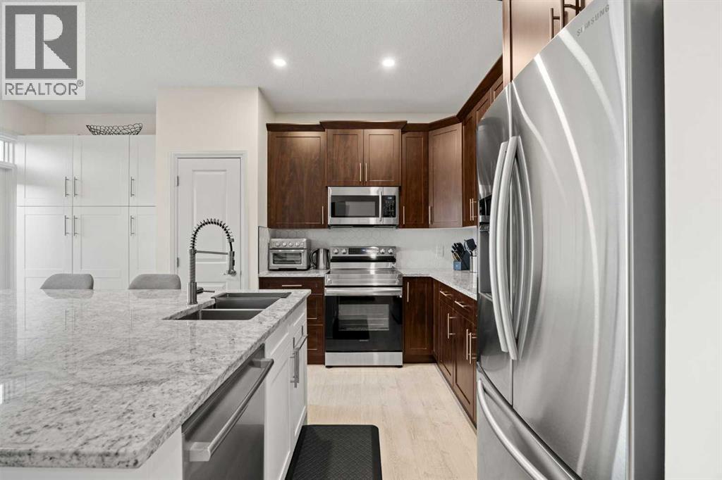 
          184 Cimarron Vista Way
            <br/>
            <span>Okotoks</span>
            , 
            <span>AB</span>
             <span>T1S0K3</span>
         - Photo 17