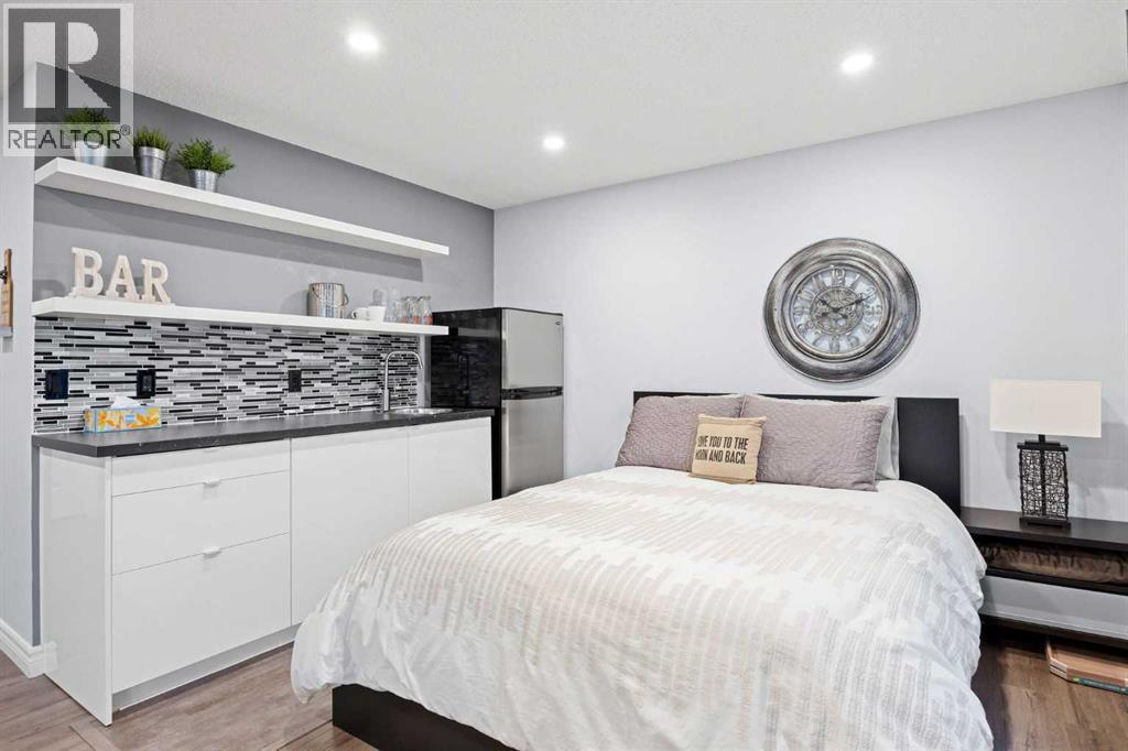 
          184 Cimarron Vista Way
            <br/>
            <span>Okotoks</span>
            , 
            <span>AB</span>
             <span>T1S0K3</span>
         - Photo 35