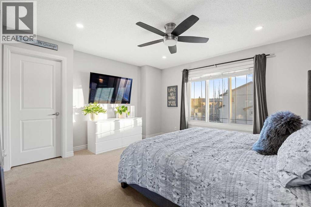 
          184 Cimarron Vista Way
            <br/>
            <span>Okotoks</span>
            , 
            <span>AB</span>
             <span>T1S0K3</span>
         - Photo 22