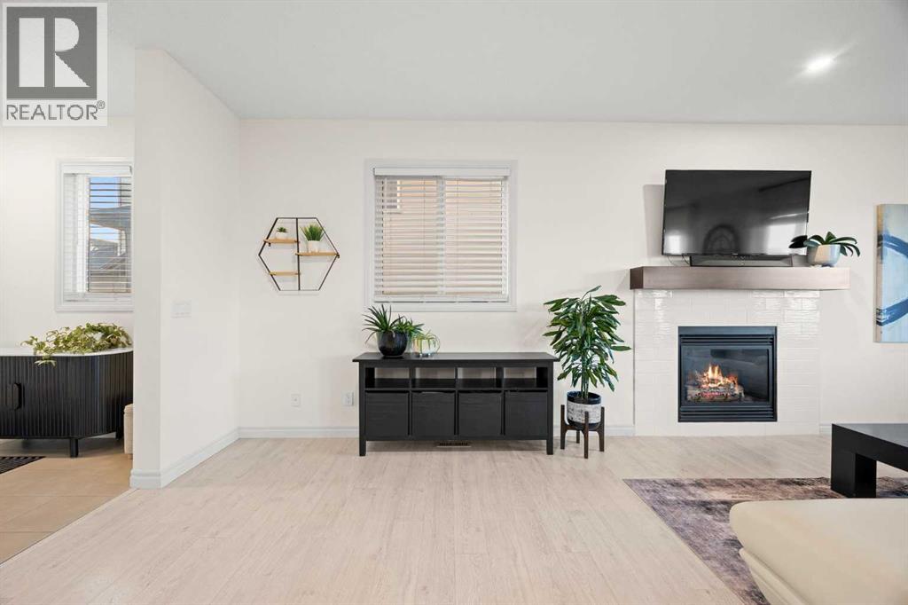 
          184 Cimarron Vista Way
            <br/>
            <span>Okotoks</span>
            , 
            <span>AB</span>
             <span>T1S0K3</span>
         - Photo 8