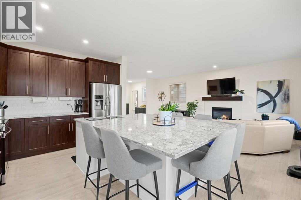 
          184 Cimarron Vista Way
            <br/>
            <span>Okotoks</span>
            , 
            <span>AB</span>
             <span>T1S0K3</span>
         - Photo 15