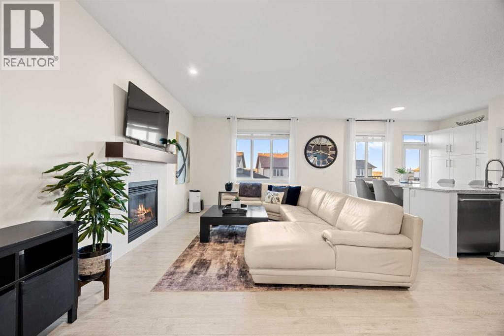 
          184 Cimarron Vista Way
            <br/>
            <span>Okotoks</span>
            , 
            <span>AB</span>
             <span>T1S0K3</span>
         - Photo 6