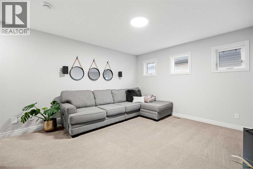 
          184 Cimarron Vista Way
            <br/>
            <span>Okotoks</span>
            , 
            <span>AB</span>
             <span>T1S0K3</span>
         - Photo 29