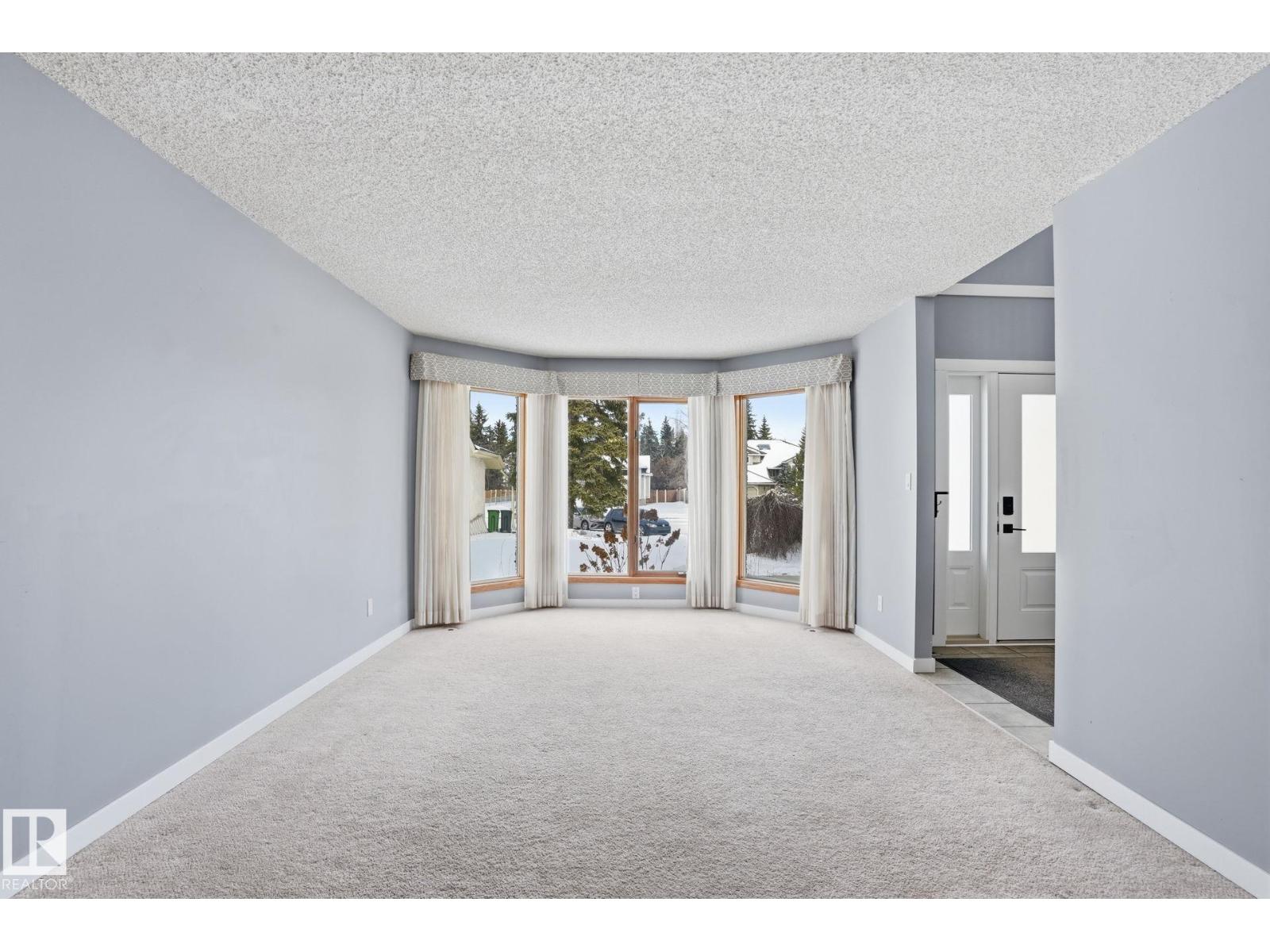 11019 10 AV NW - Photo 5 of 55, Edmonton, Alberta