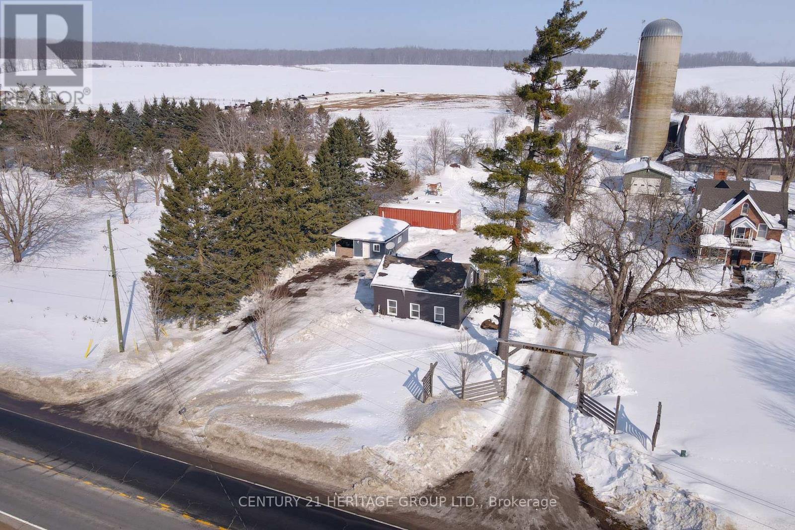 1945 PENETANGUISHENE ROAD - Photo 2 of 45, Oro-Medonte, Ontario
