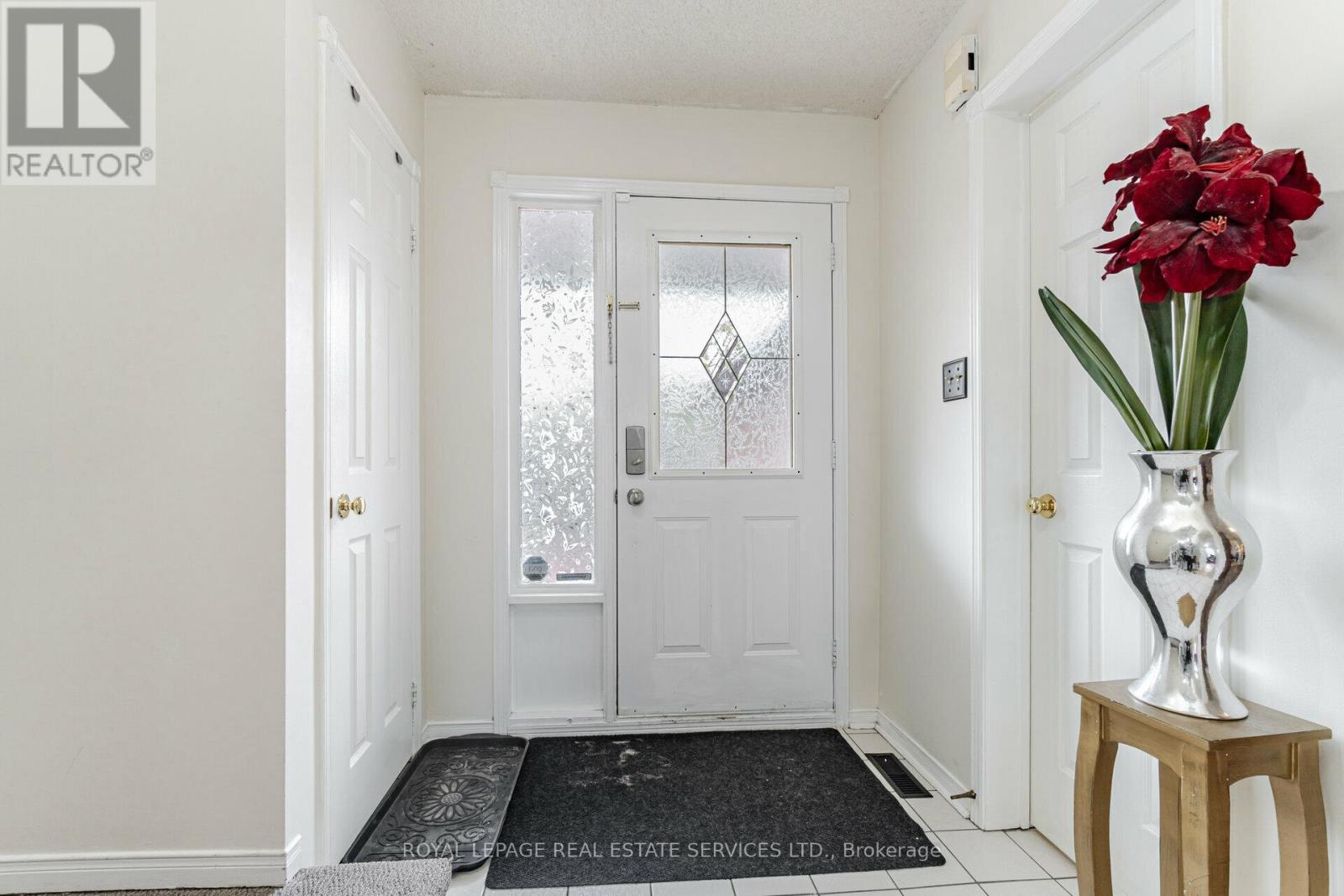 10 MULLIS CRESCENT - Photo 4 of 25, Brampton (Fletcher's West), Ontario