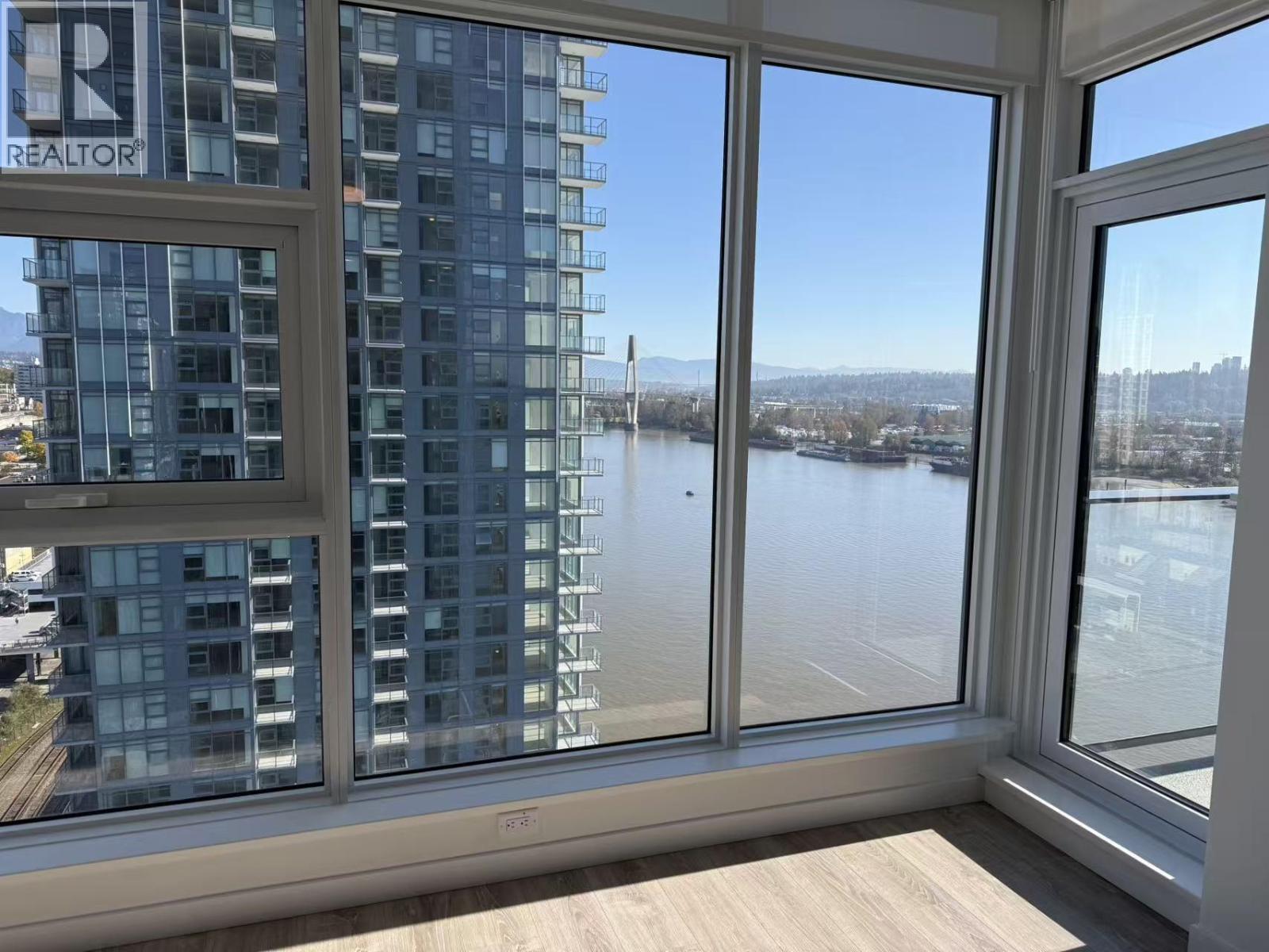 680 QUAYSIDE DRIVE - Photo 2 of 10, New Westminster, British Columbia