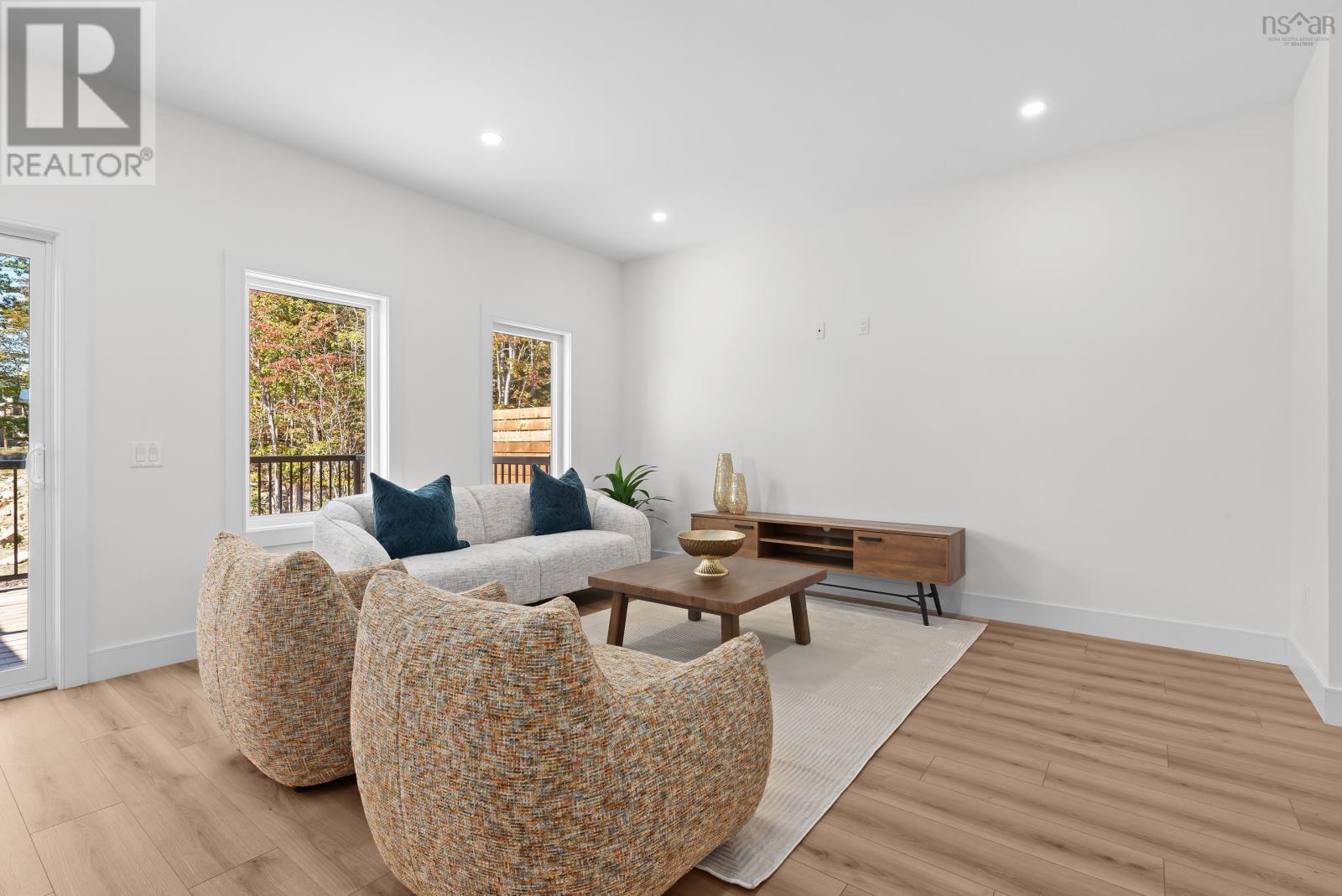 Property 9 of 35 of 154 Colonial Crescent