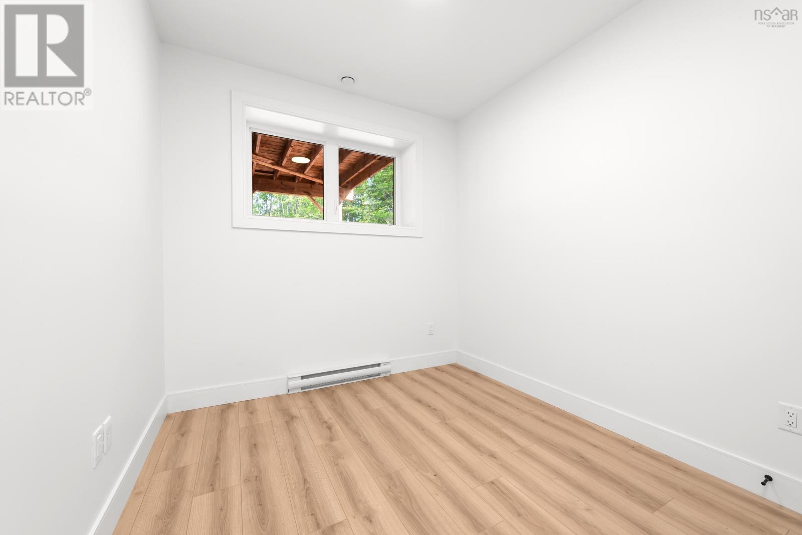 Property 29 of 35 of 154 Colonial Crescent