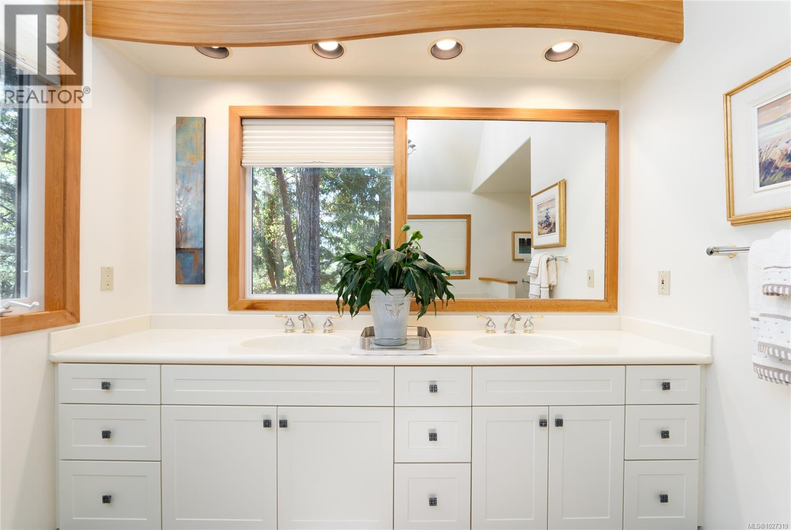 154 CORMORANT CRES - 33