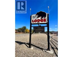 554 5th Avenue W, Shaunavon, SK S0N2M0 Photo 21