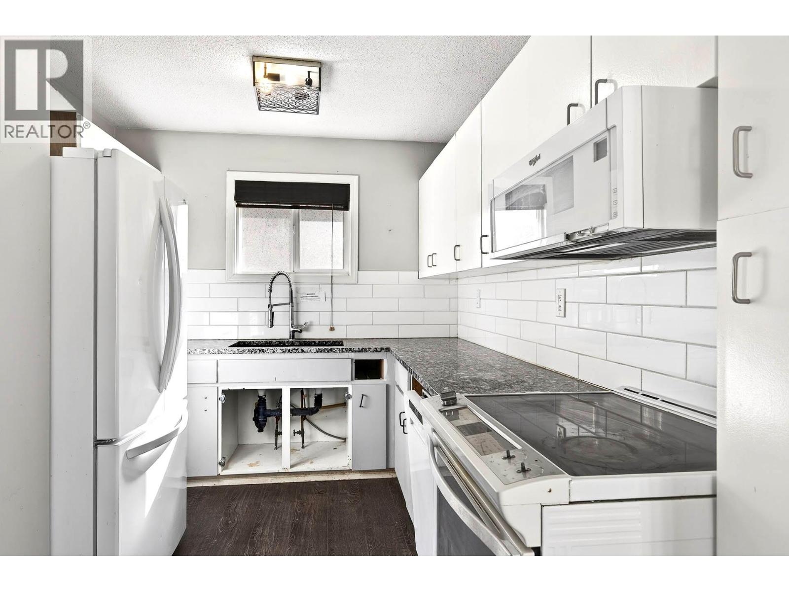 #110 800 VALHALLA DRIVE - Image 3