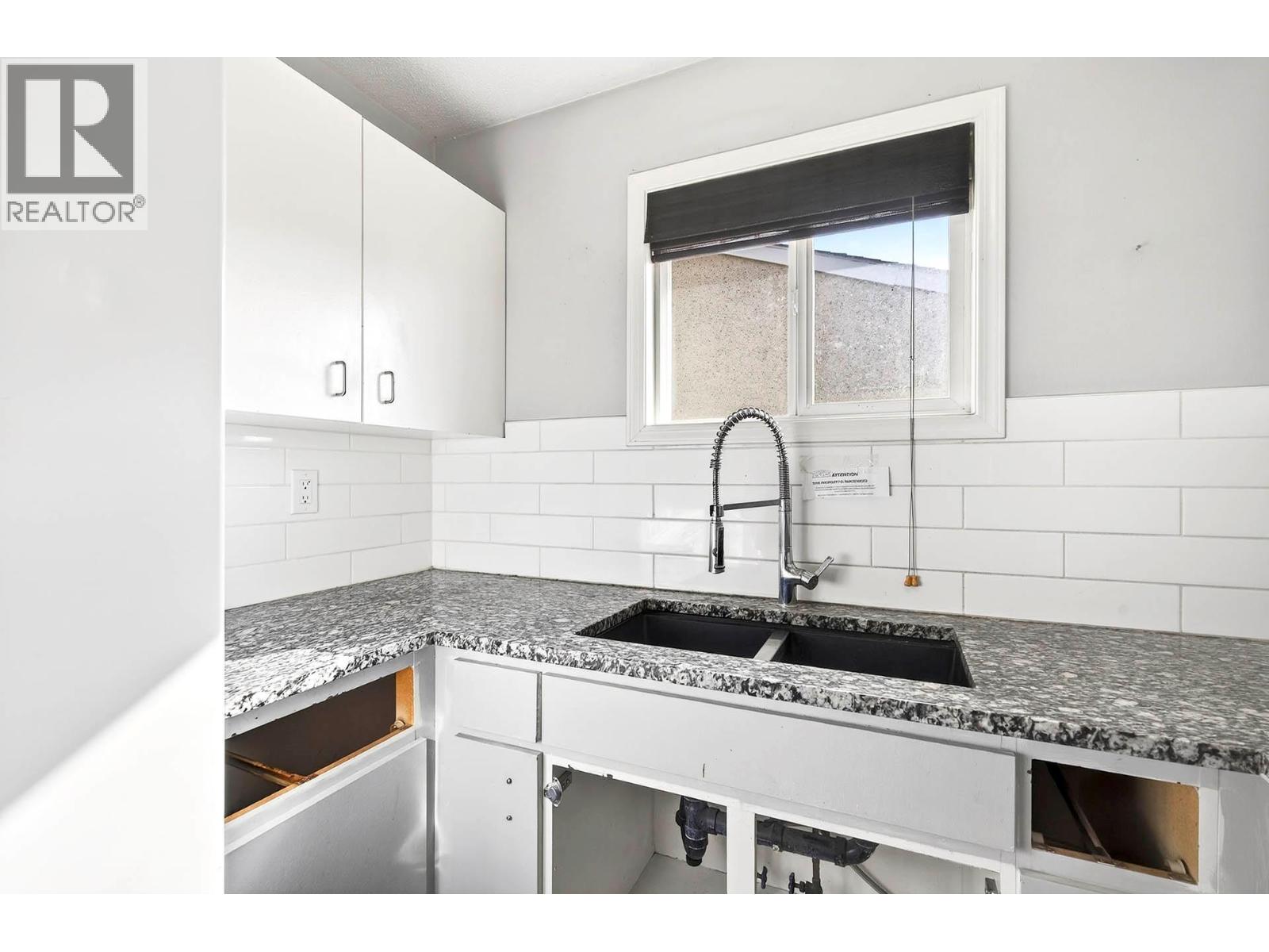 #110 800 VALHALLA DRIVE - 5