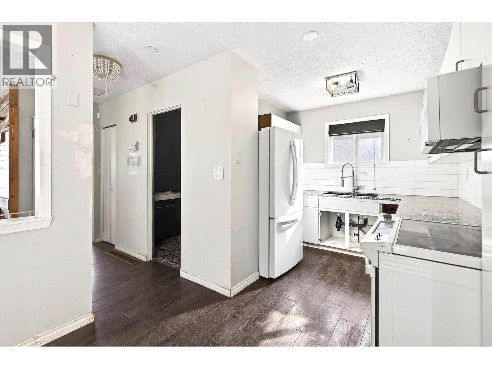 #110 800 VALHALLA DRIVE - 6