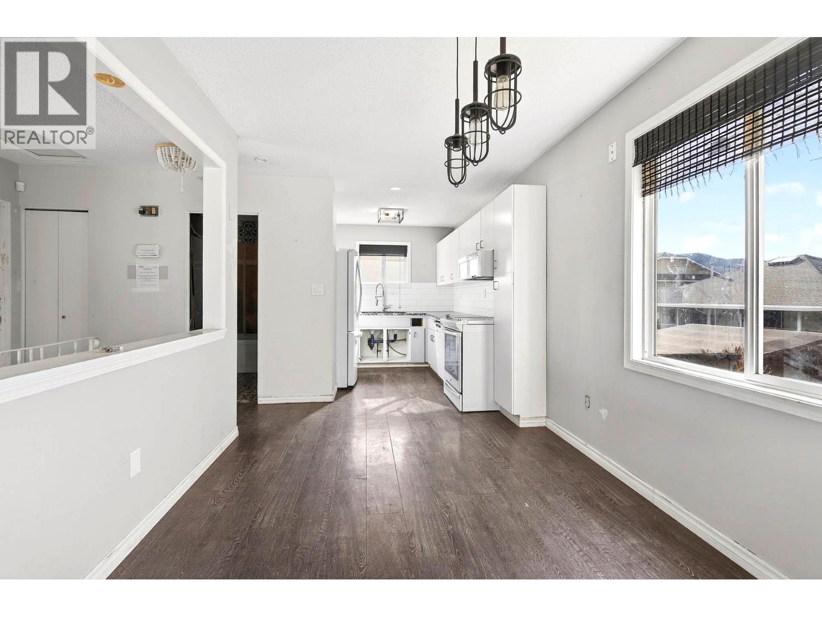 #110 800 VALHALLA DRIVE - 7