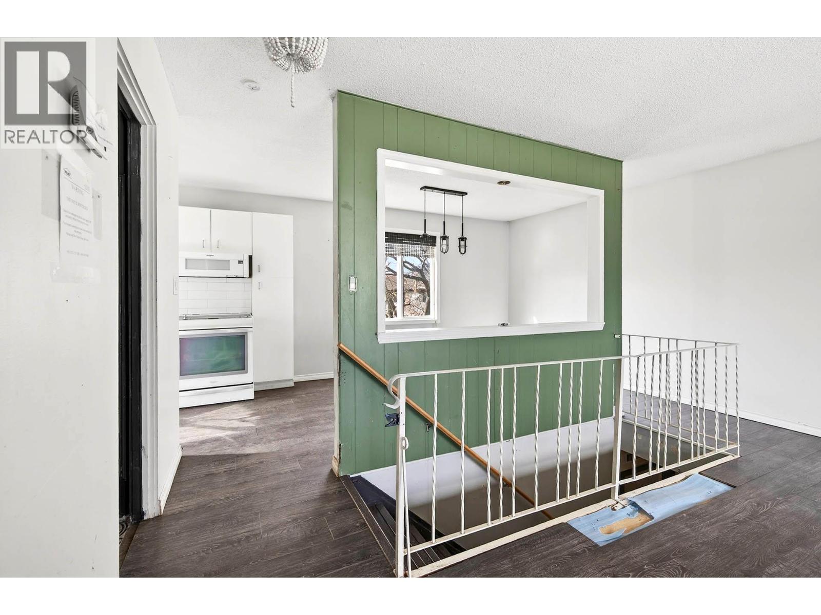 #110 800 VALHALLA DRIVE - 15