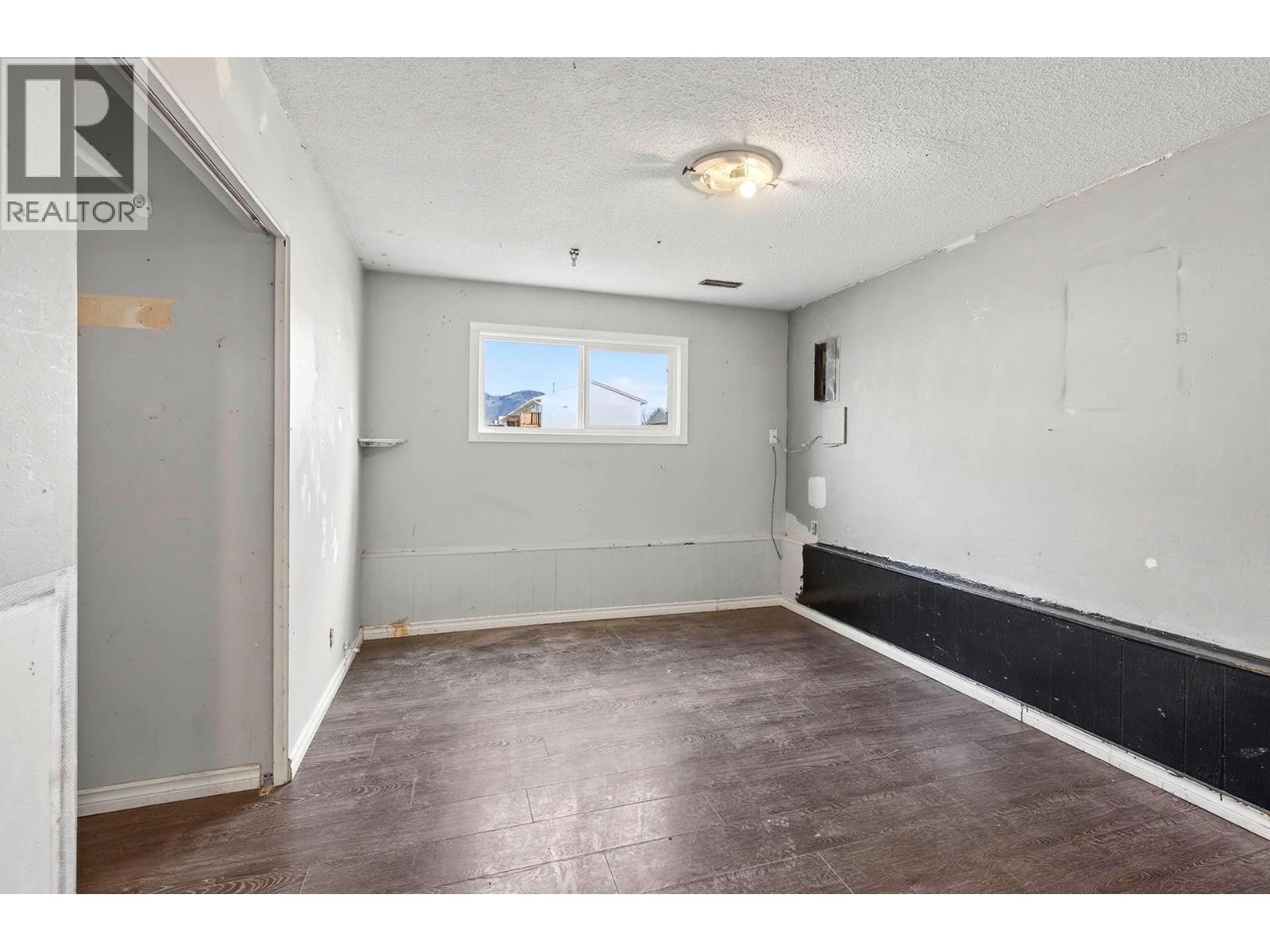 #110 800 VALHALLA DRIVE - 22