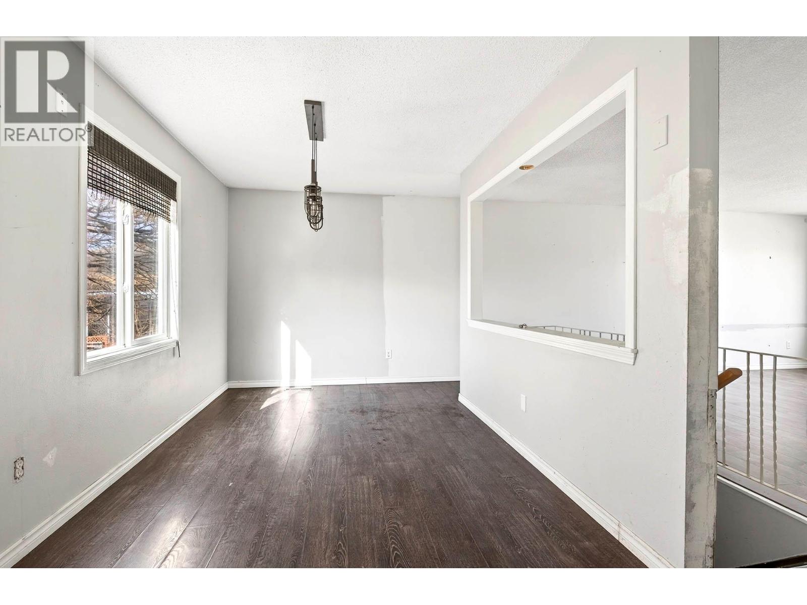 #110 800 VALHALLA DRIVE - 9