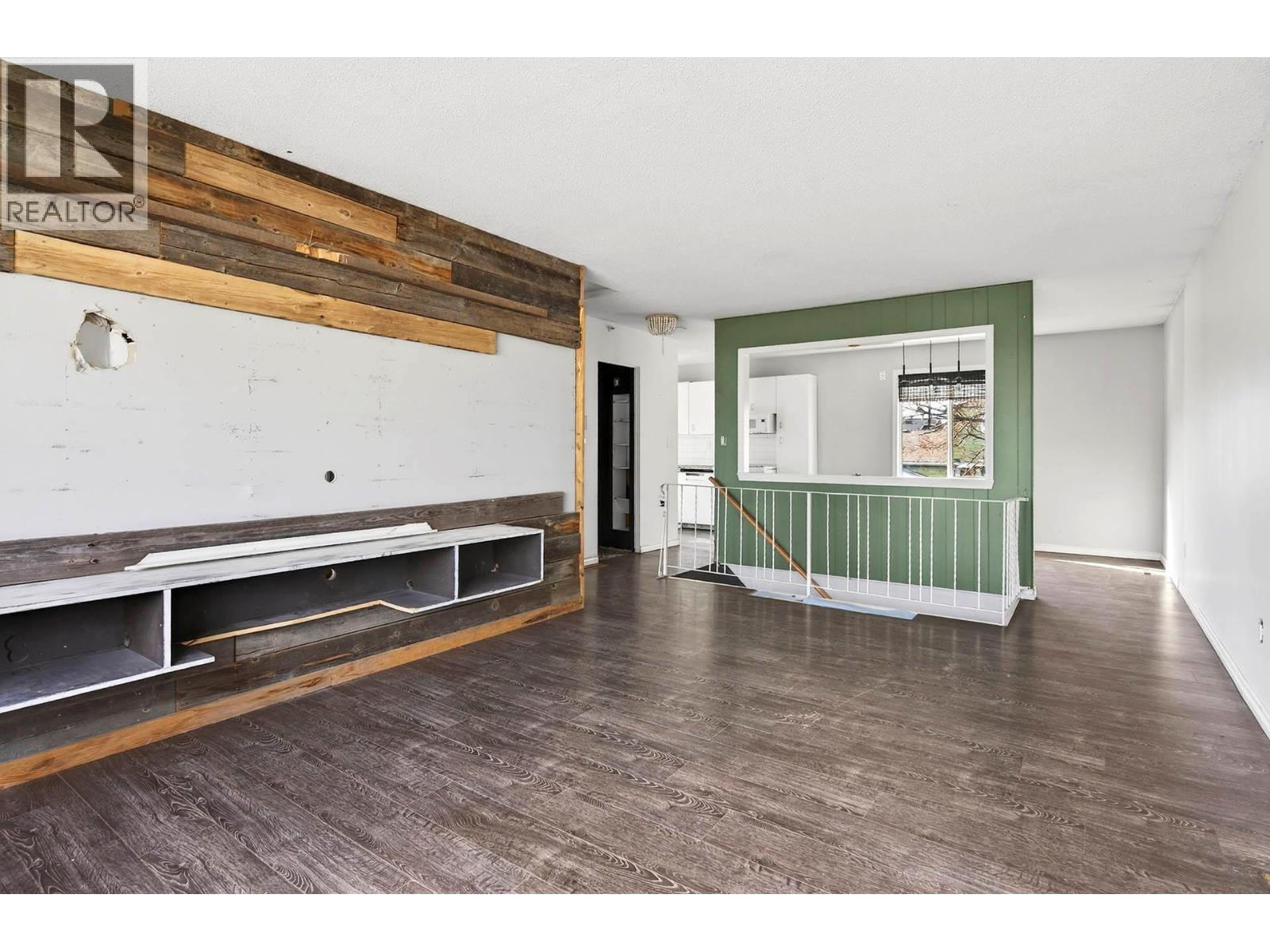 #110 800 VALHALLA DRIVE - 13