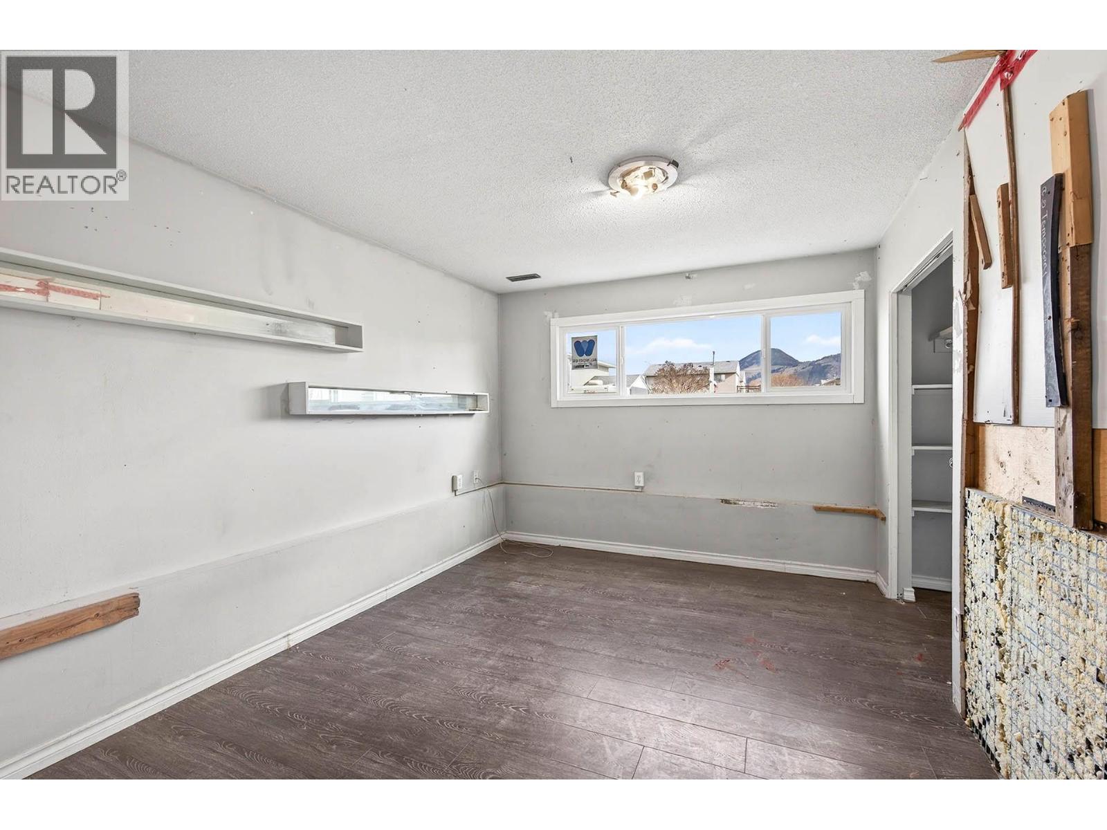 #110 800 VALHALLA DRIVE - 19