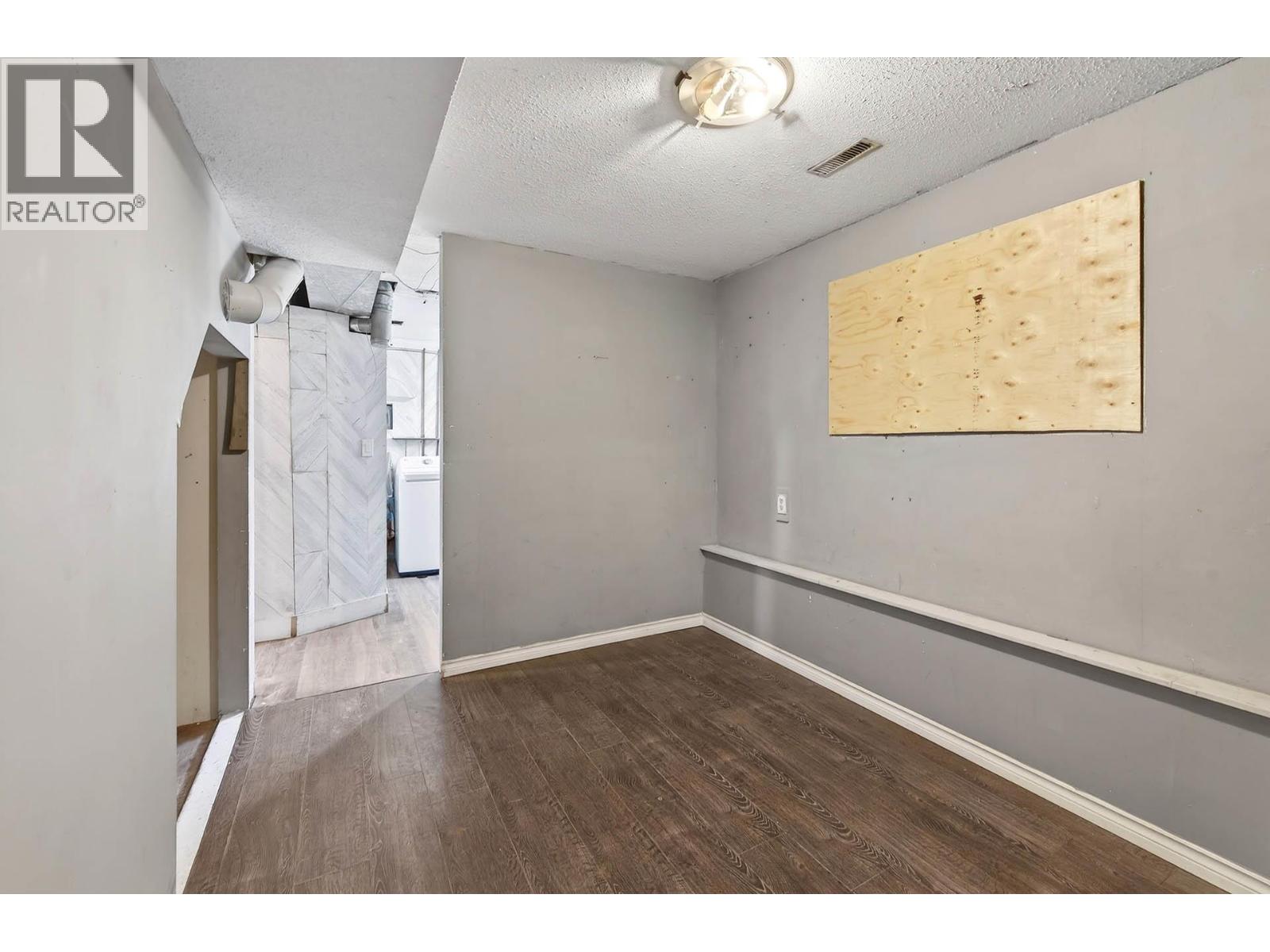 #110 800 VALHALLA DRIVE - 26