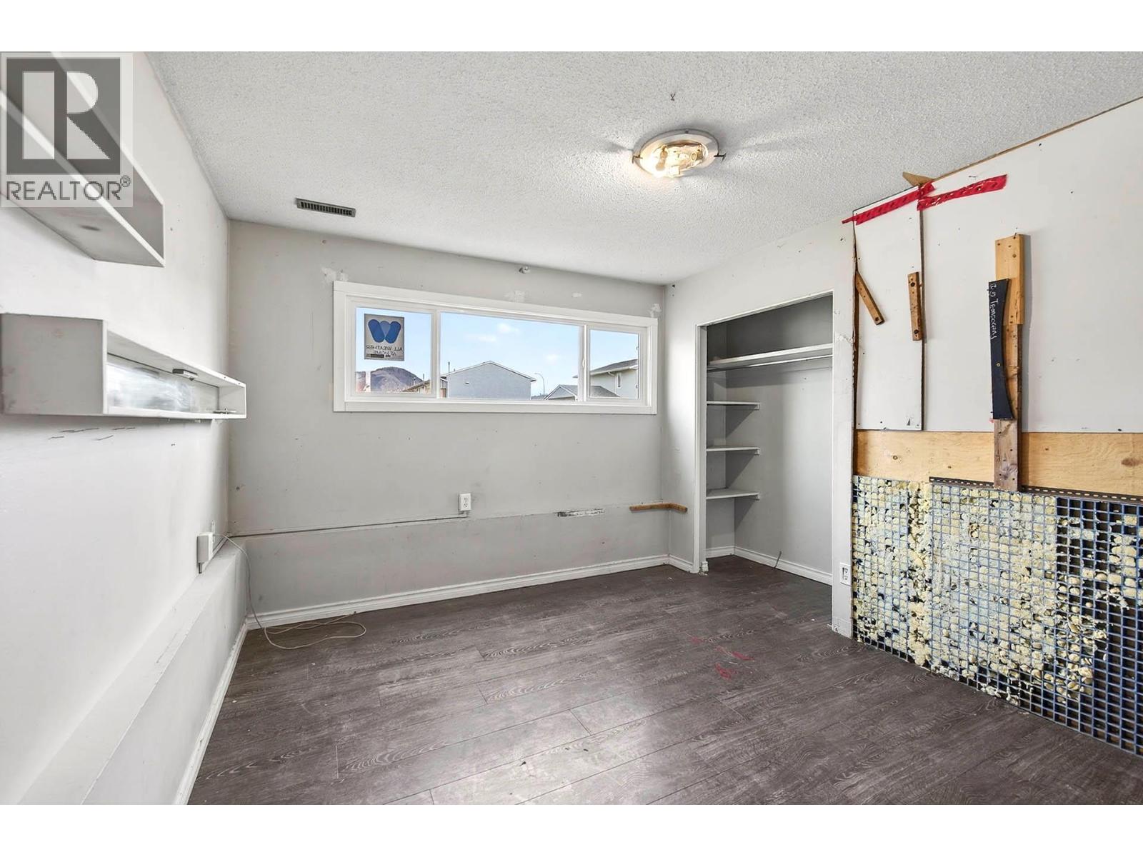 #110 800 VALHALLA DRIVE - 20