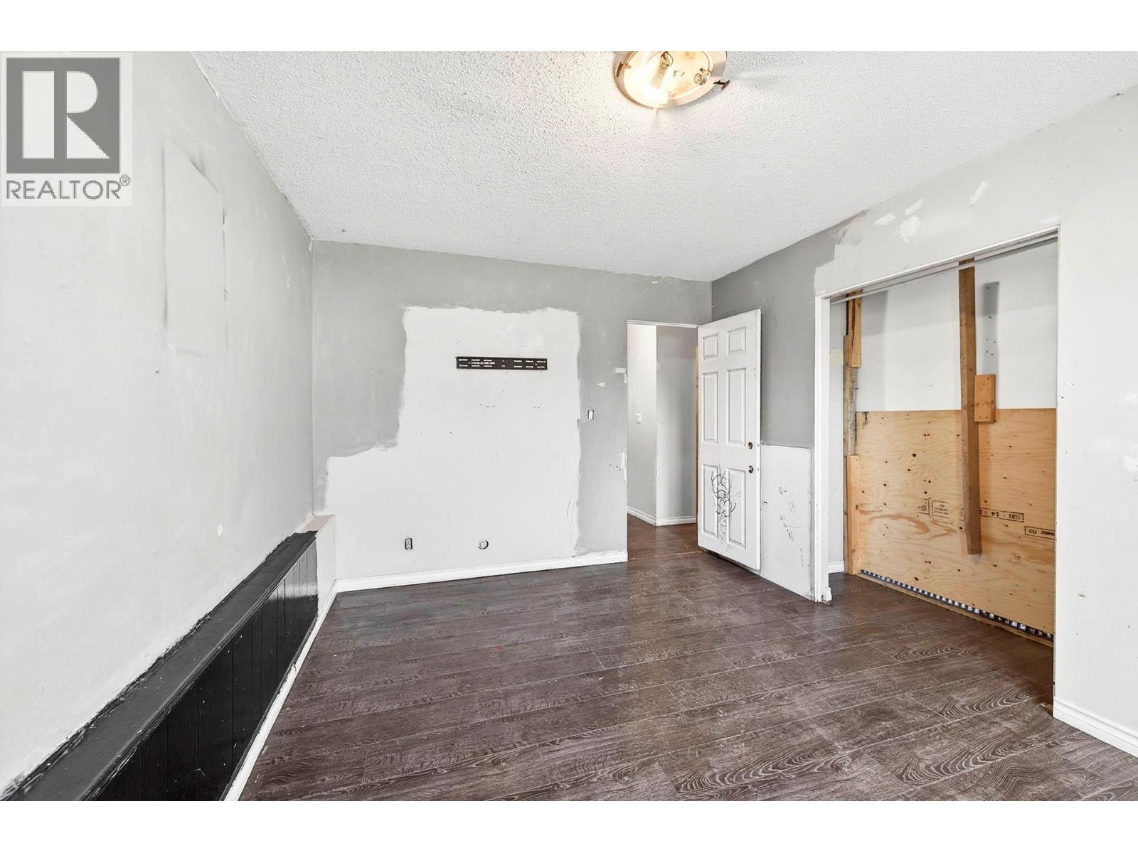 #110 800 VALHALLA DRIVE - 23