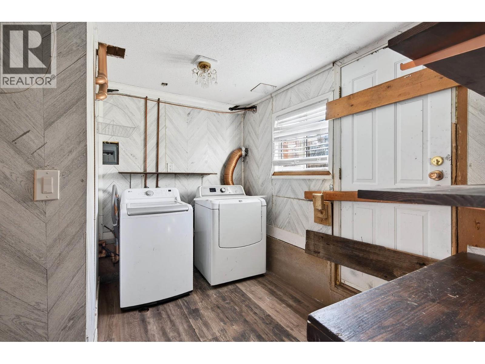 #110 800 VALHALLA DRIVE - 32