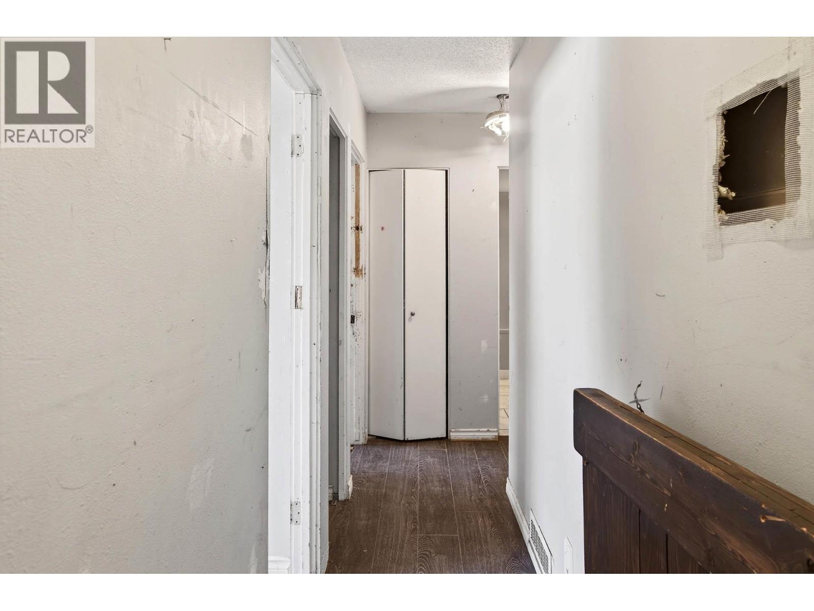 #110 800 VALHALLA DRIVE - 31