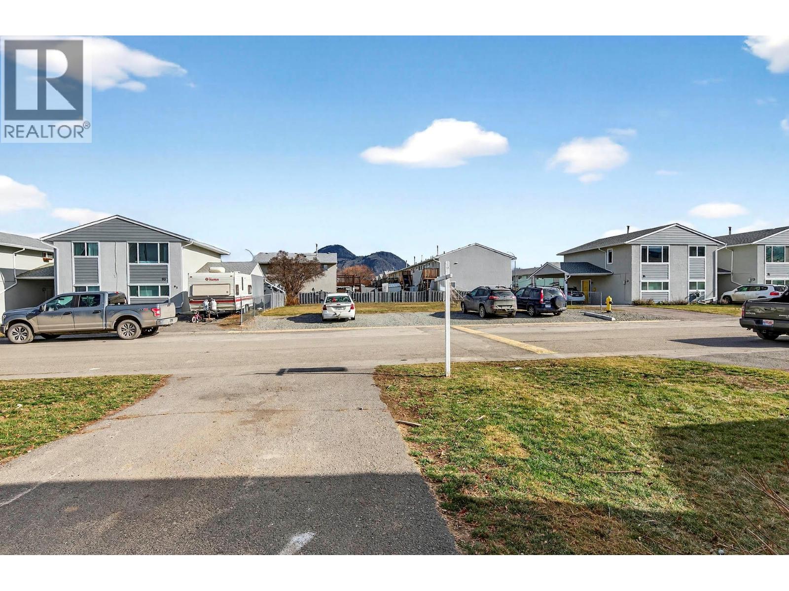 #110 800 VALHALLA DRIVE - 39