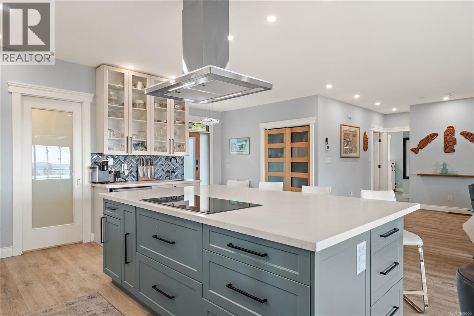 8630 Aldous Terr, North Saanich