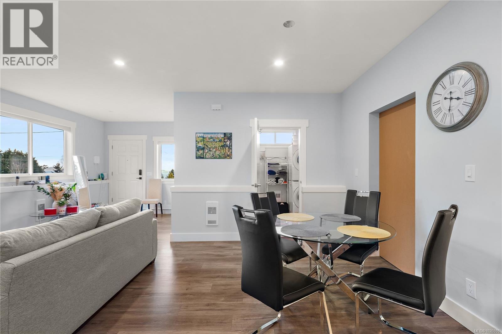 8630 Aldous Terr, North Saanich