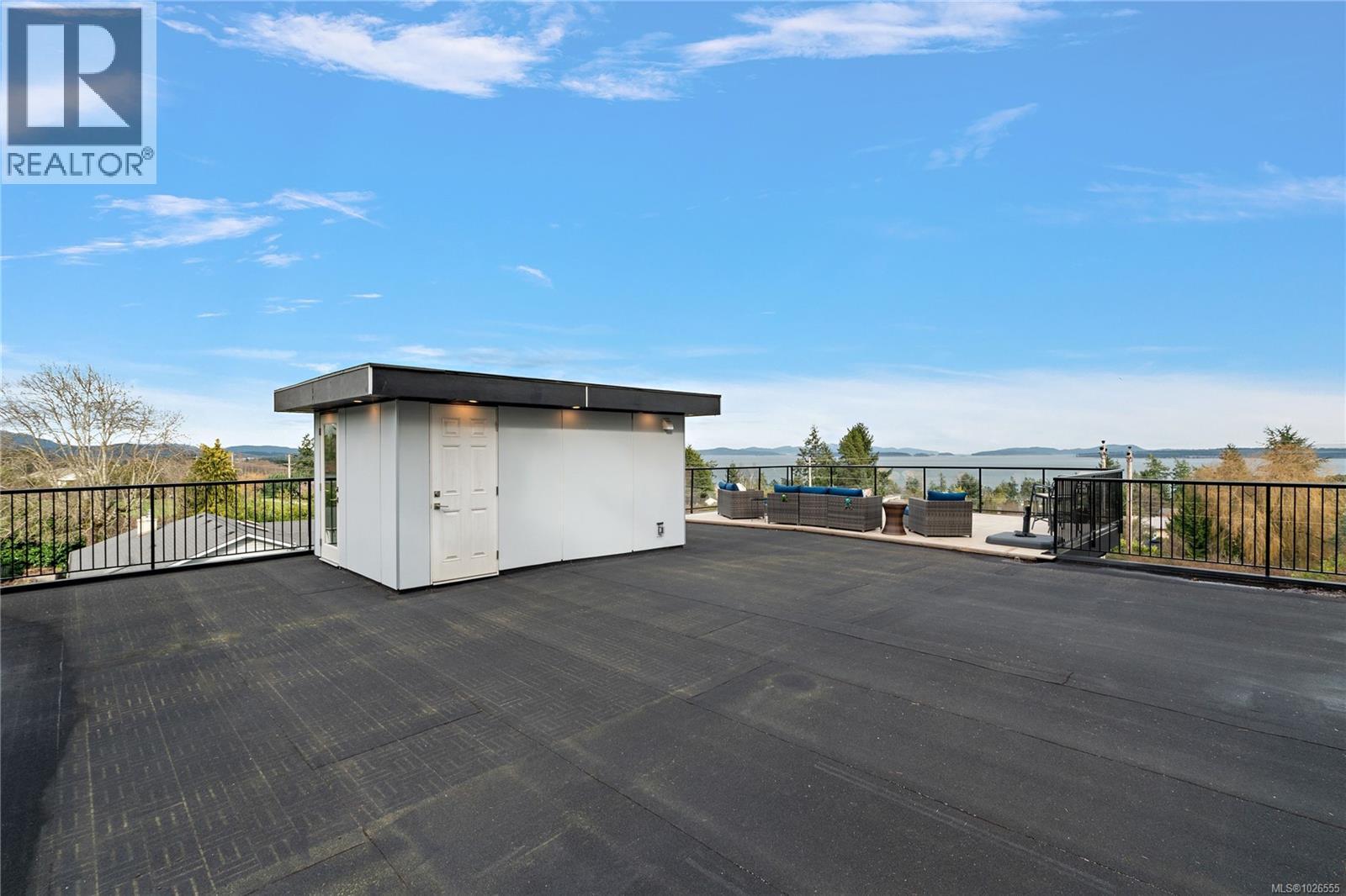 8630 Aldous Terr, North Saanich