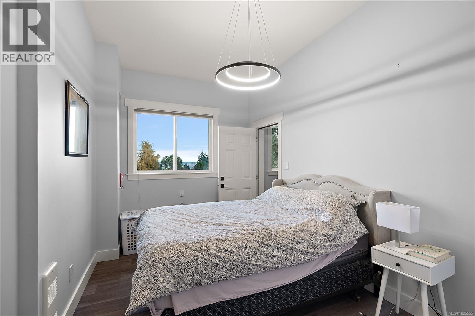 8630 Aldous Terr, North Saanich