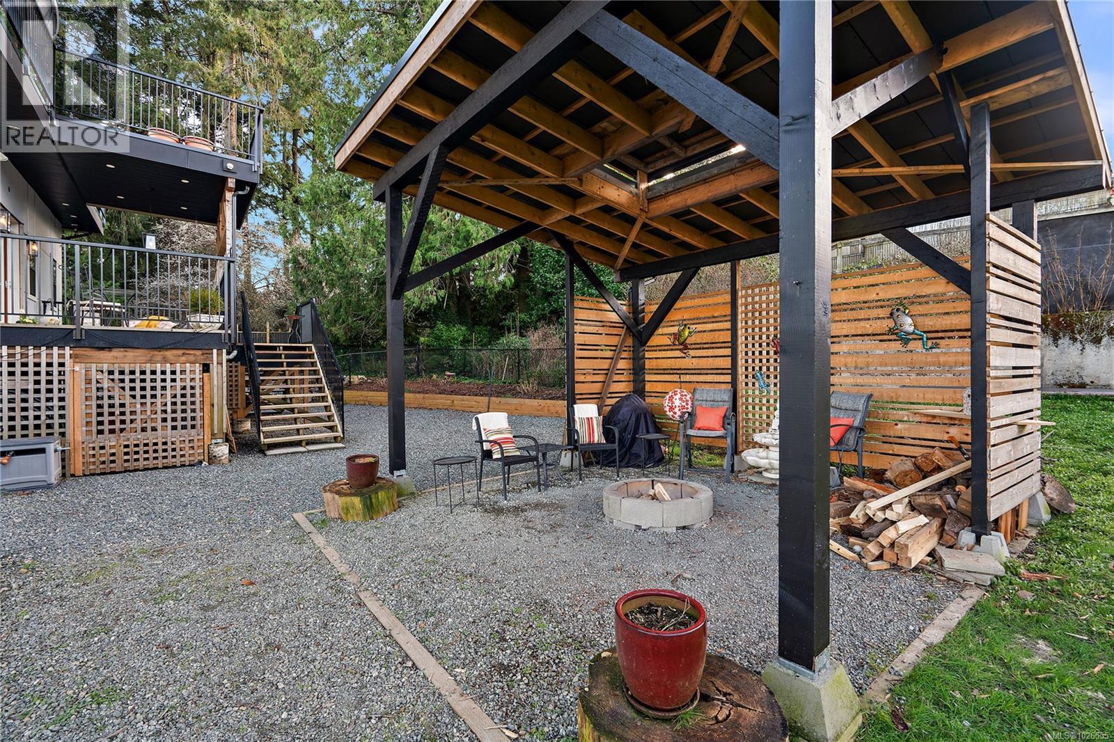 8630 Aldous Terr, North Saanich