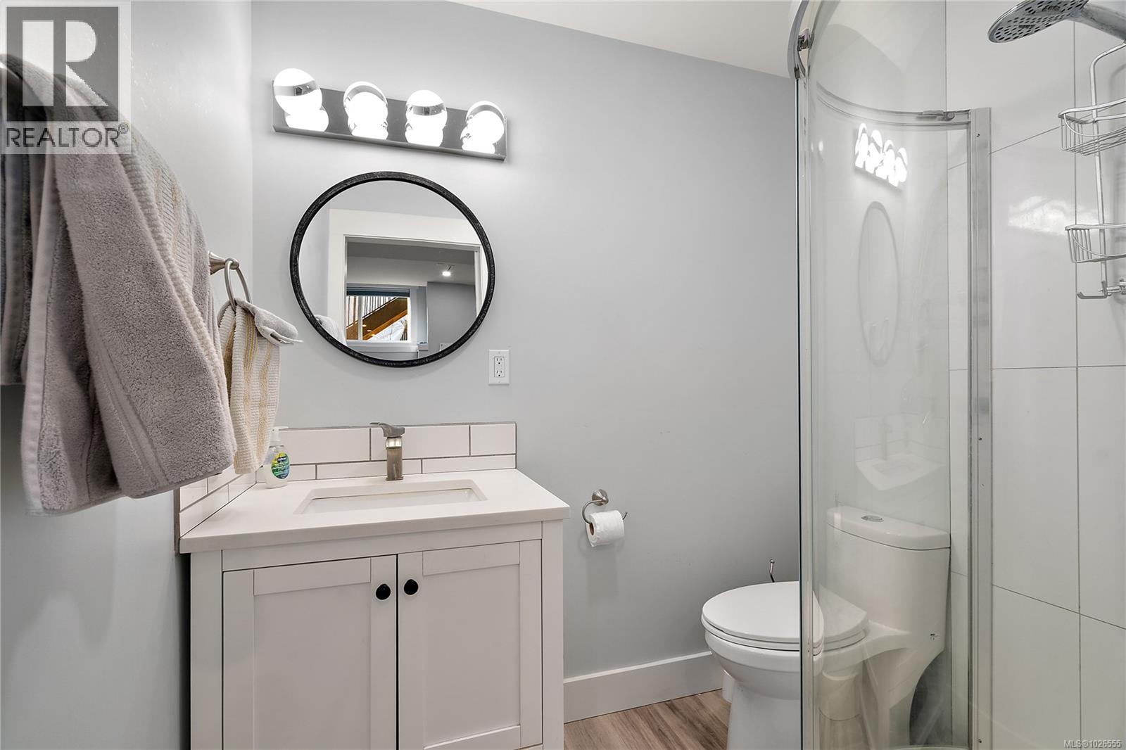 8630 Aldous Terr, North Saanich