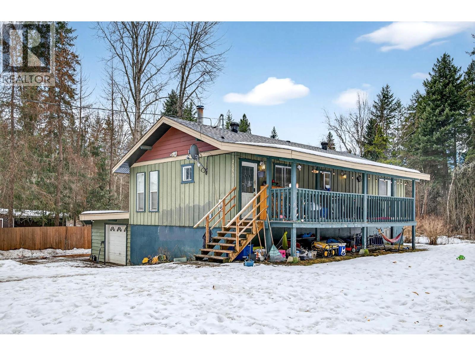 1050 Scott Drive - Main photo, Clearwater, British Columbia