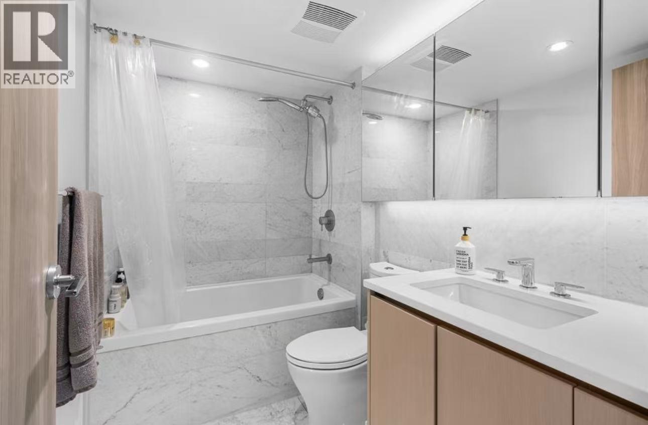 8800 HAZELBRIDGE WAY - Photo 5 of 8, Richmond, British Columbia