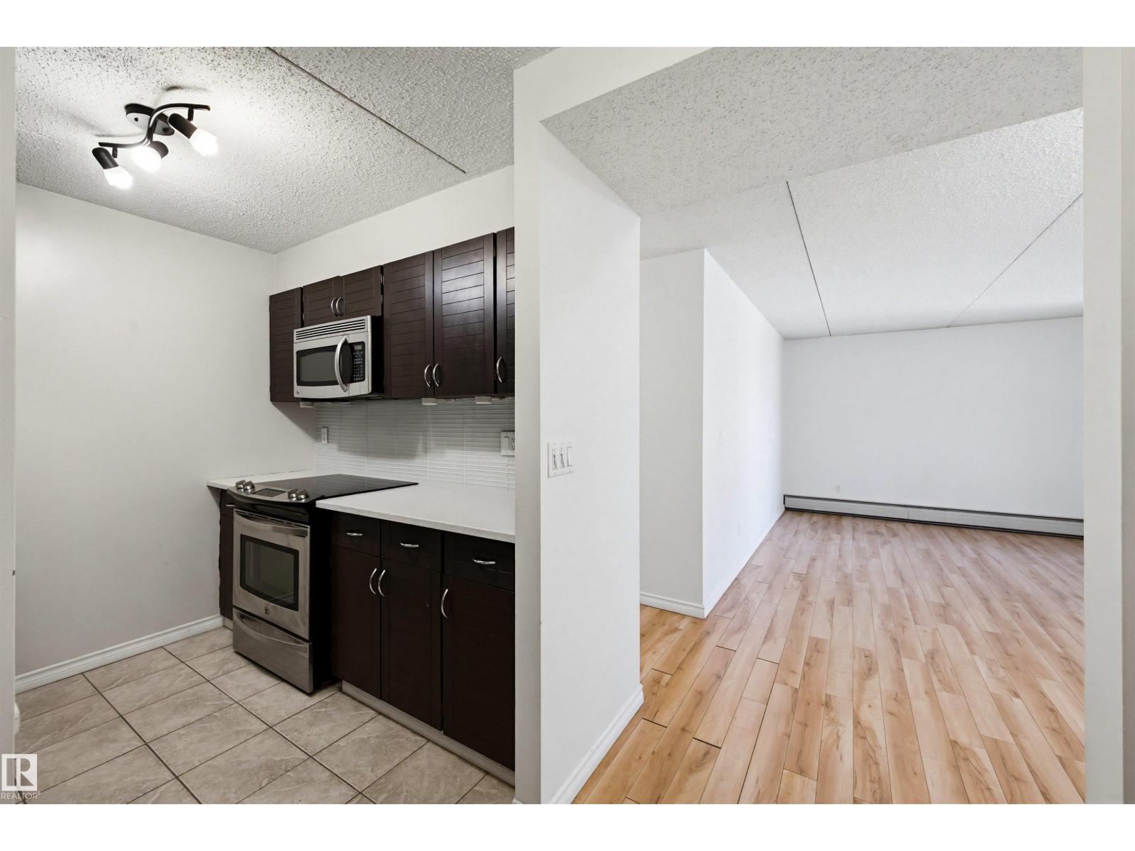 #1106 9917 110 ST NW - Photo 2 of 32, Edmonton, Alberta