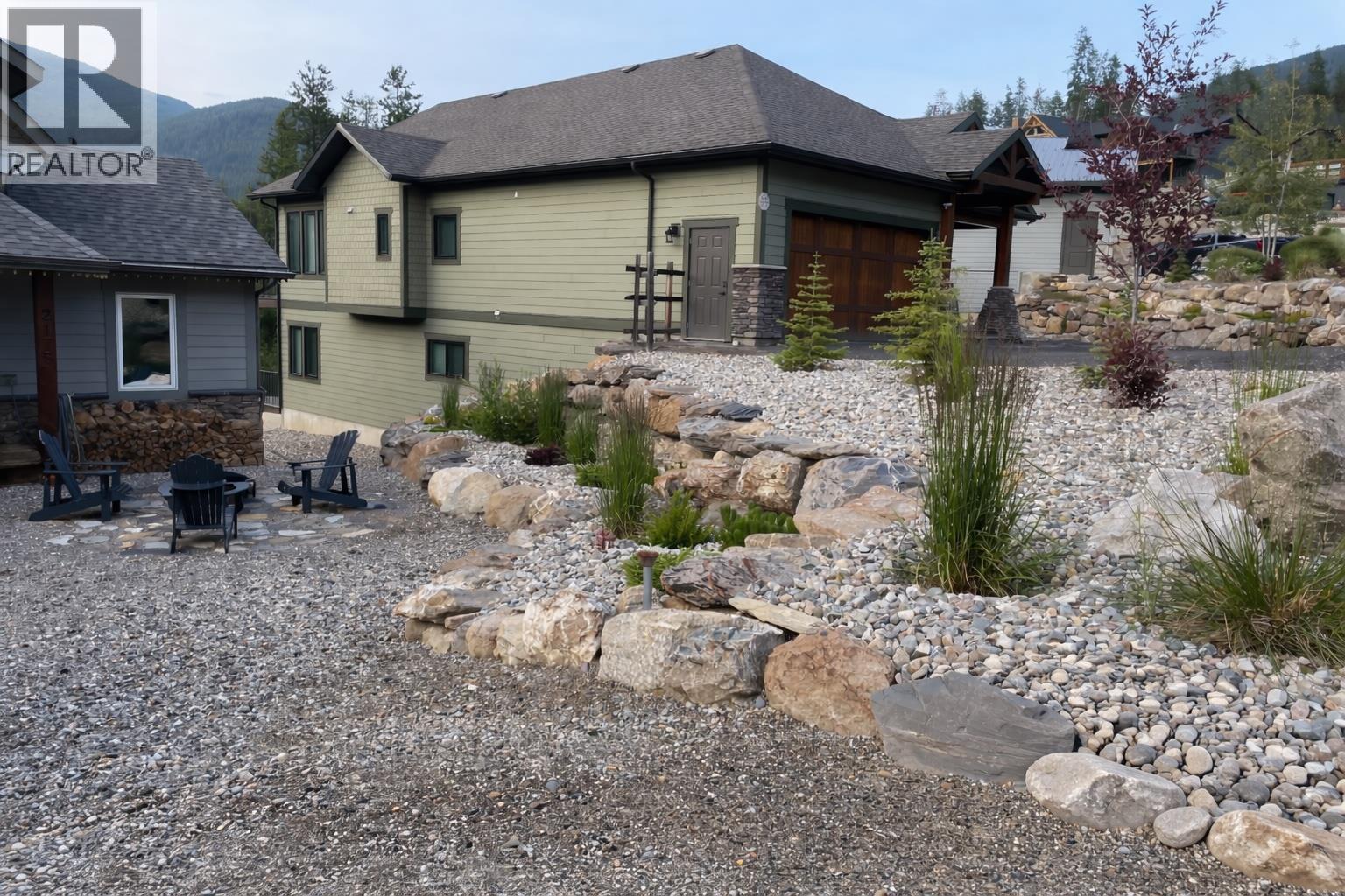 2175 Trappers Way, Panorama