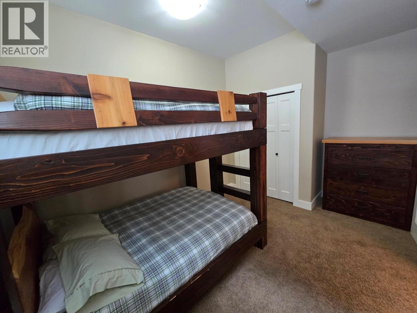 2175 Trappers Way, Panorama