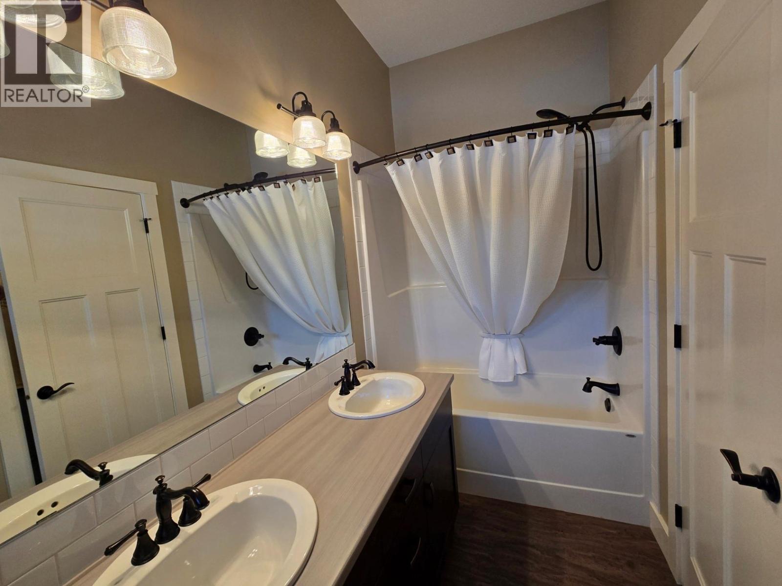 2175 Trappers Way, Panorama